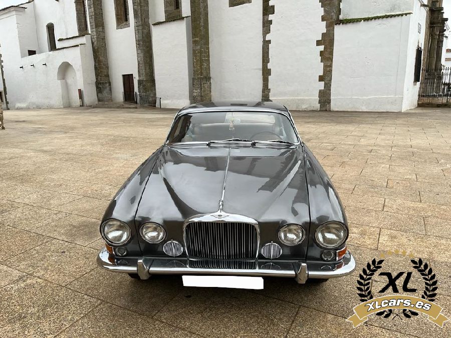 Jaguar-MK10-1969-2