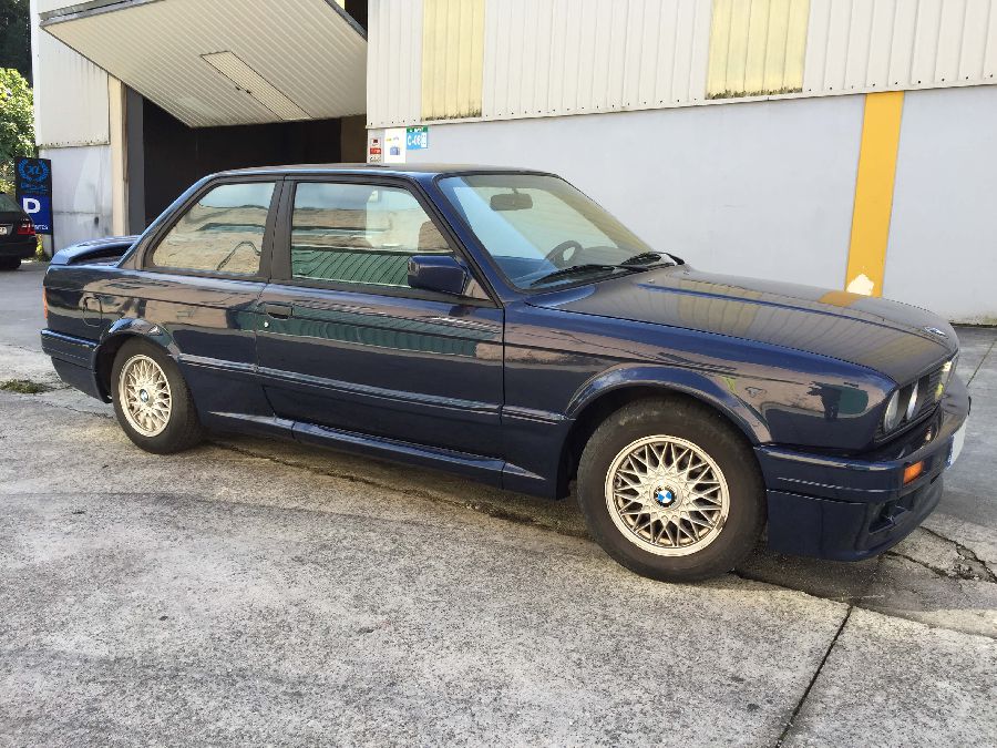 BMW-318-IS-Coupe-1990