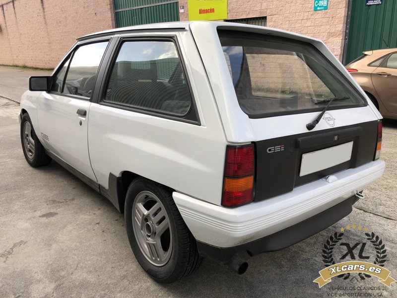 Opel-Corsa-1.6-i-GSI-1988-3
