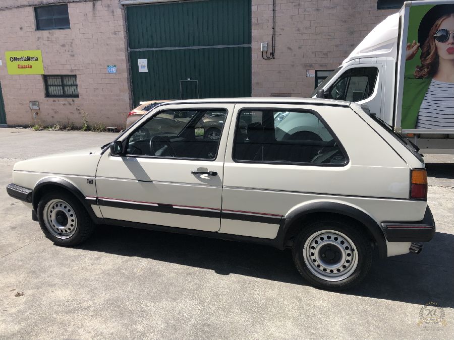Volkswagen-Golf-GTI-MKII-1987-5