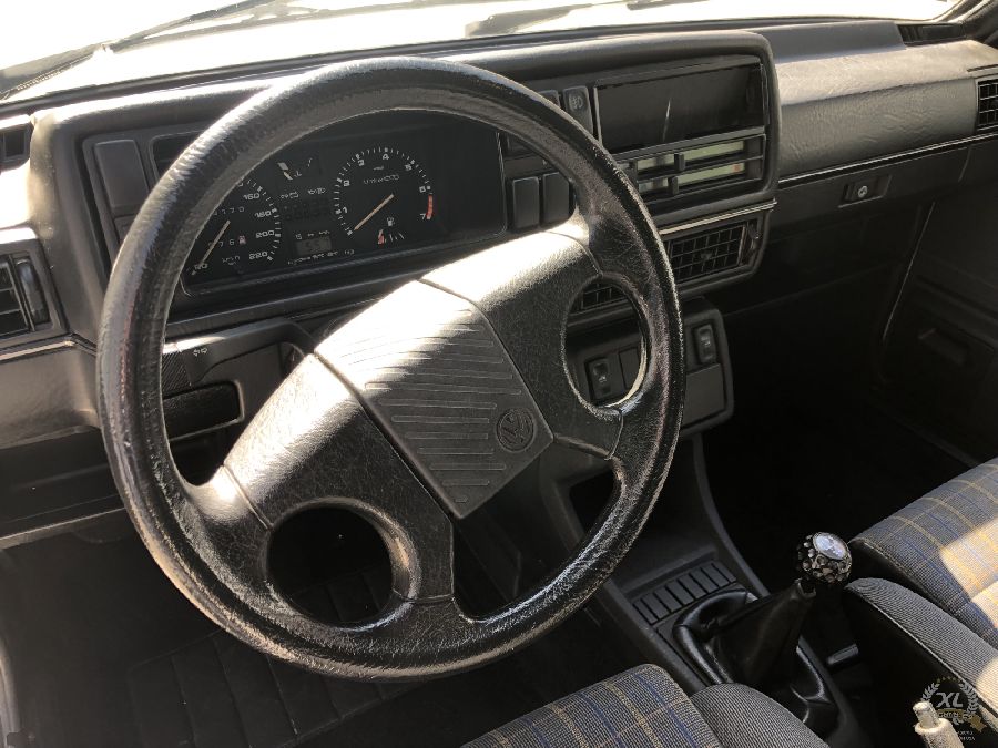 Volkswagen-Golf-GTI-MKII-1987-9
